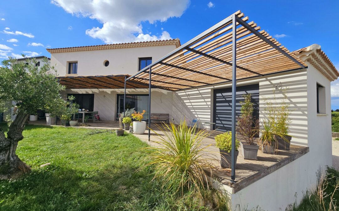 Menuiserie extérieure en acier dans le Vaucluse : protégez et embellissez votre jardin avec des structures durables